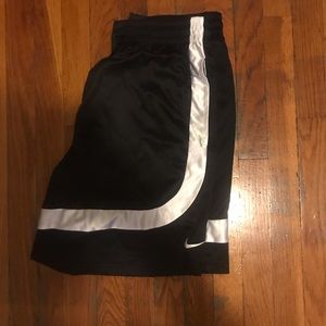Nike Shorts Men’s Large